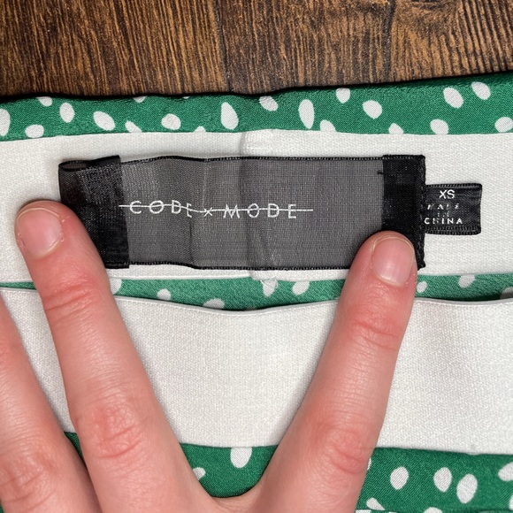 Asymmetrical Green & White Patterned Mini Skirt - Picture 4 of 5